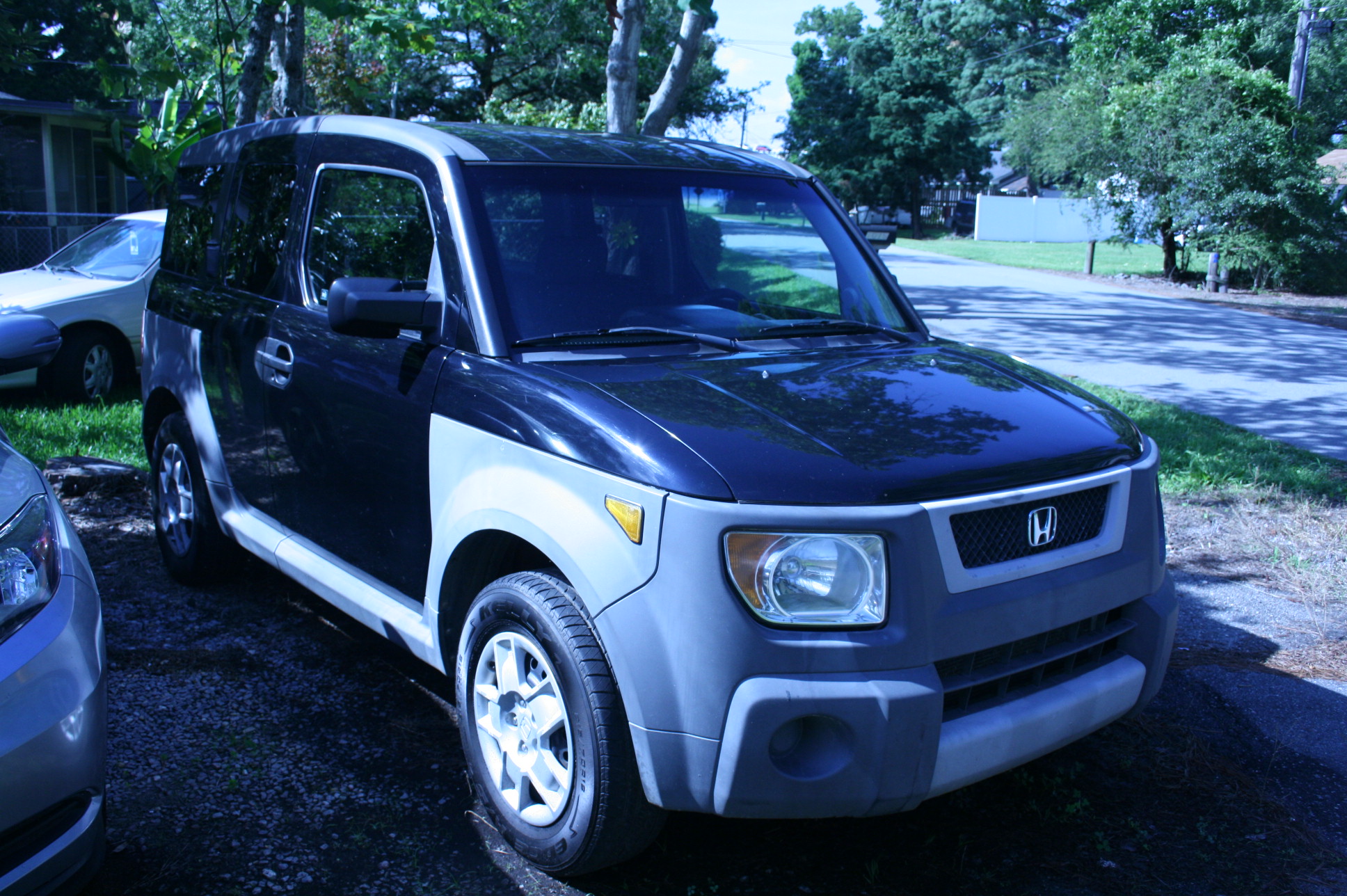Click for price on this 2005 Honda element